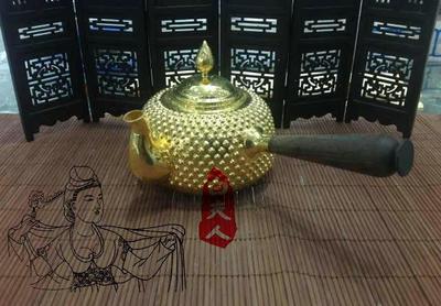 白夫人與茶道 鎏金足銀壺中的禪意人生