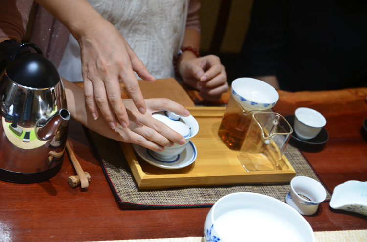 心馨聽茶（三十五） 茶藝師的職業價值與茶道文化傳播